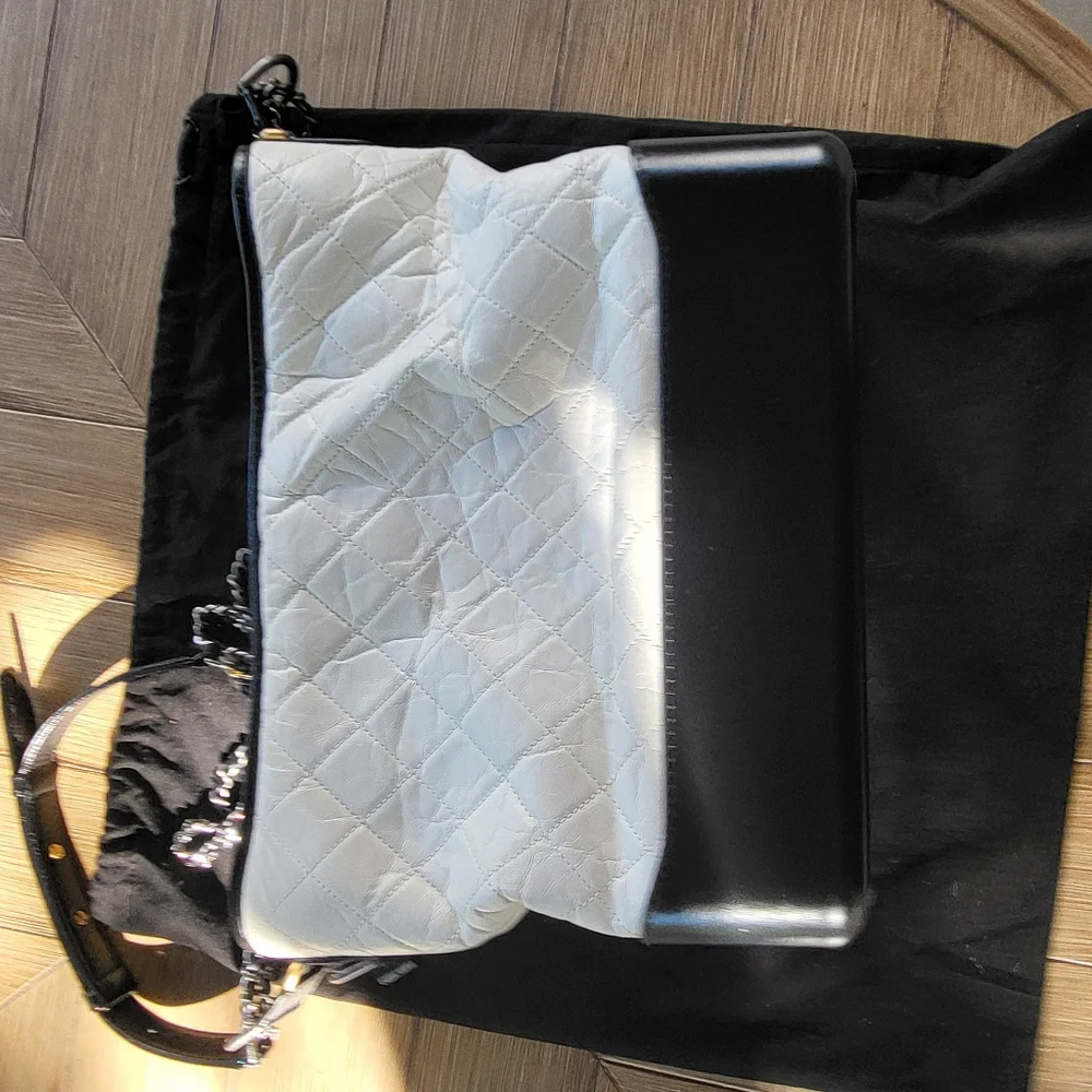 Chanel gabrielle hobo crossbody - Picture 3 of 10